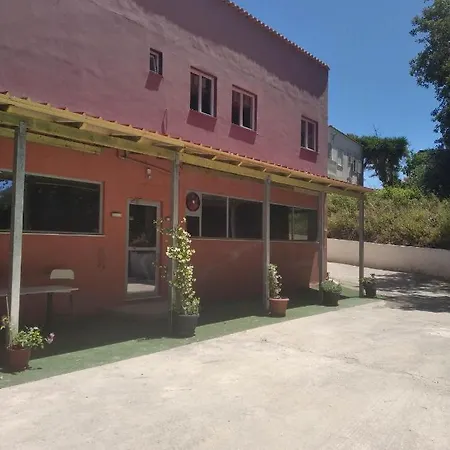 Letty's - With Free Gym Membership Appartement Mesongí